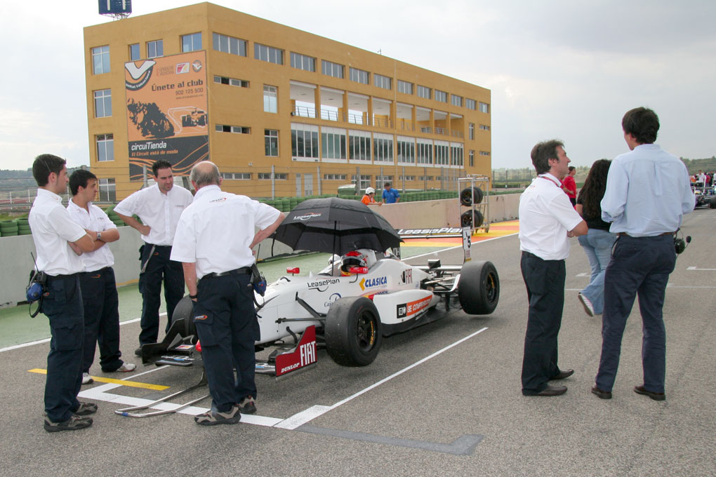 Adrian Campos en el Pit Line