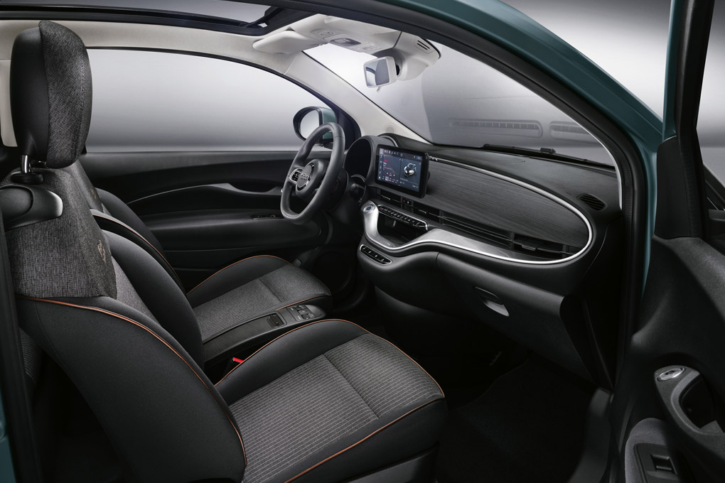 Interior del Fiat 500 eléctrico