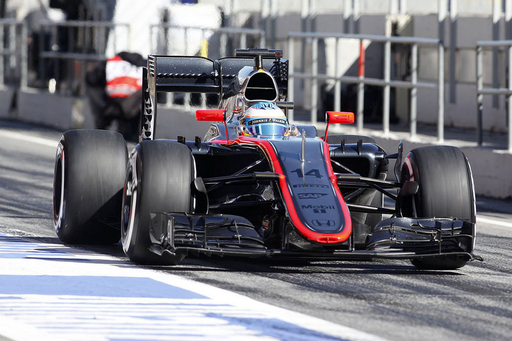 Fernando Alonso en los test F1 2015 en el Circuito de Montmeló