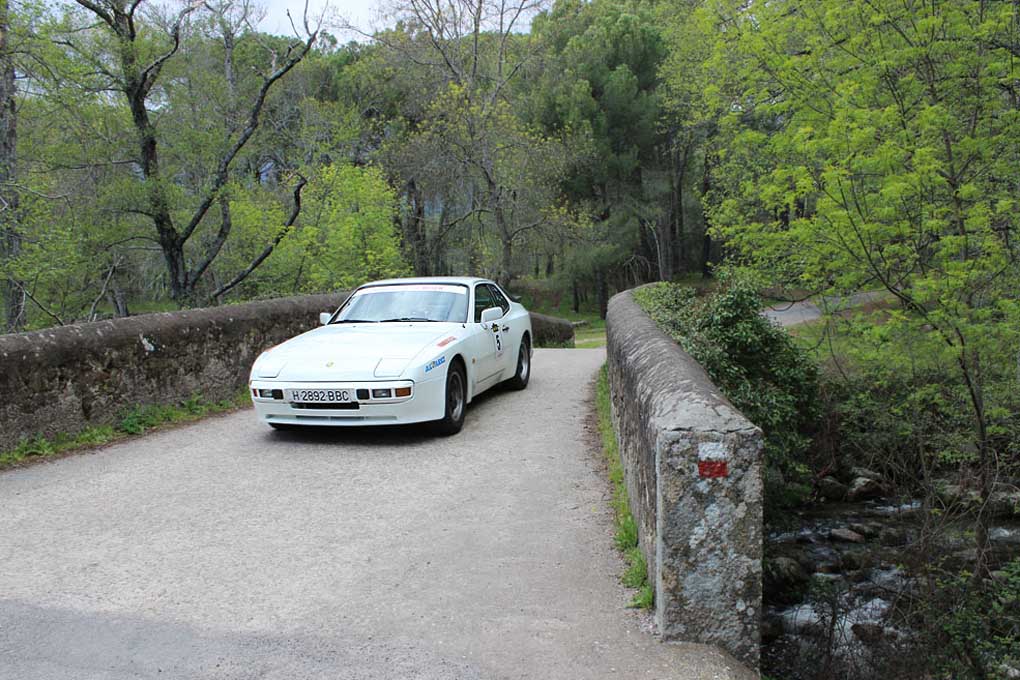 Uno de los Porsche en la III Clásica Entre Valles