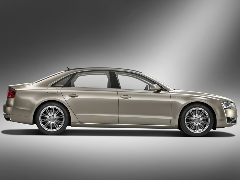 Audi A8 L W12 lateral 2010