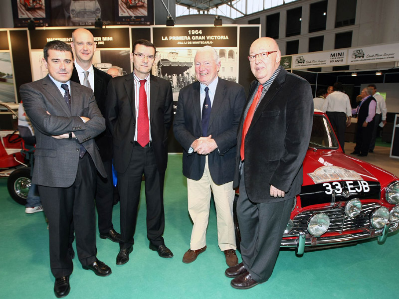 Paddy Hopkirk y los organizadores de Auto Retro