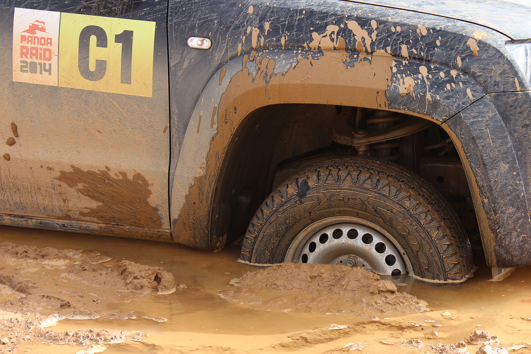 Neumáticos Goodyear Wrangler AT/SA en el barro