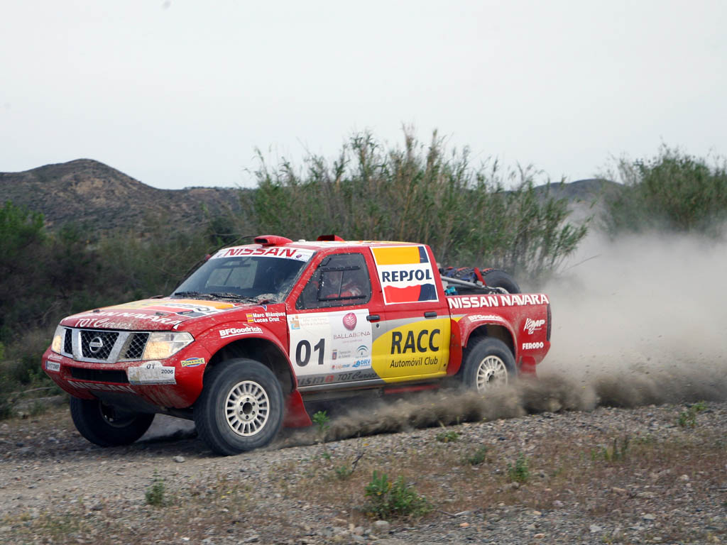 Nissan participaba en competición con un equipo oficial y una copa monomarca en Raids con los Navara.