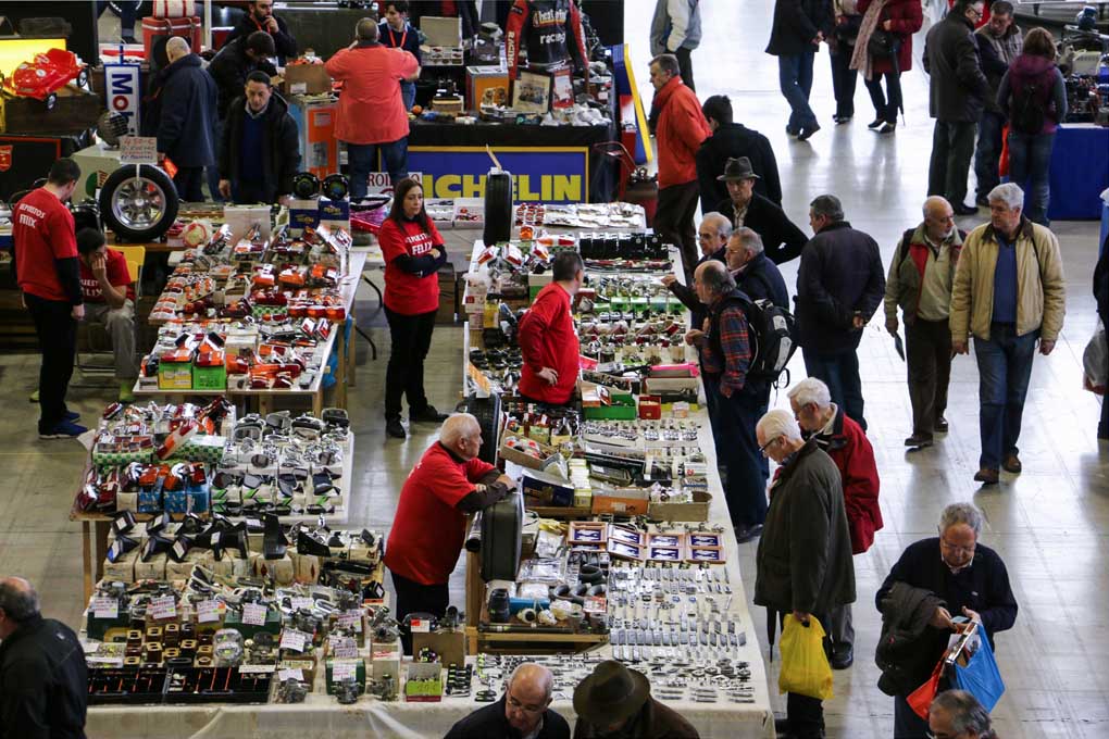 Mercadillo en ClassicAuto Madrid