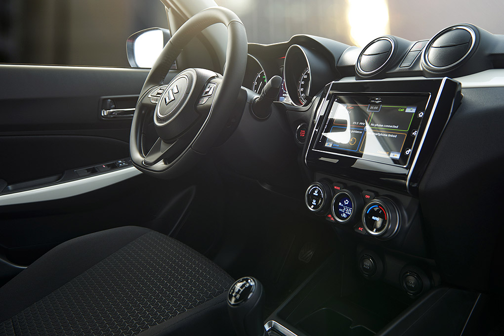 Interior Suzuki Swift 2017