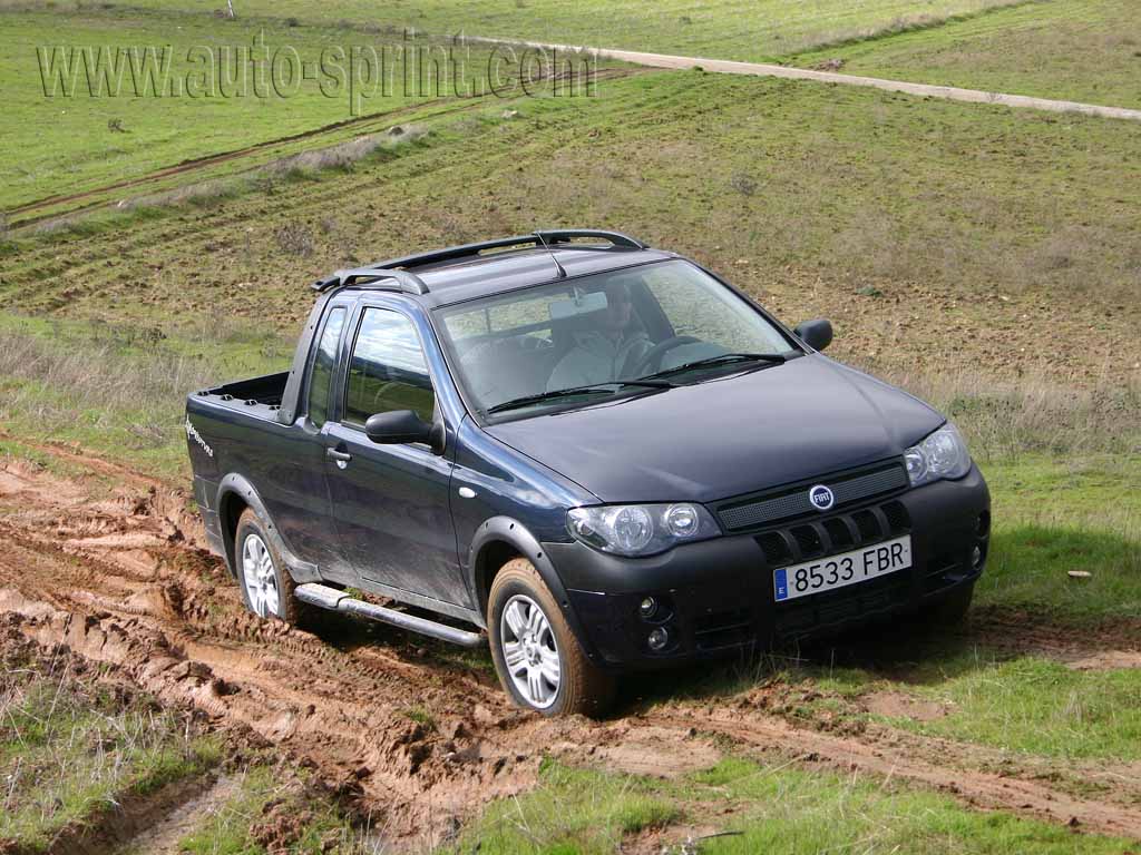 No entendemos como el Strada se vende solo en tracción delantera. Teniendo Fiat el Panda 4X4 ¿por qué no han usado esa base para el Strada?