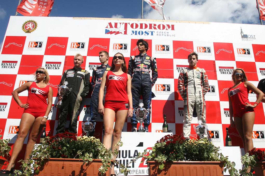 Carlos Sainz podium