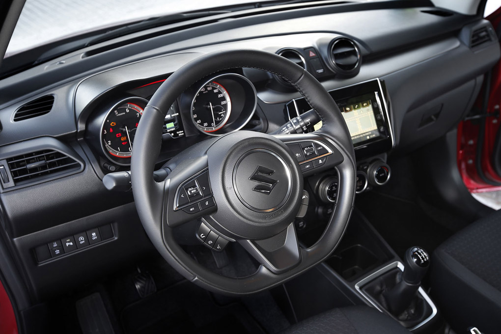 Interior del Suzuki Swift 2020