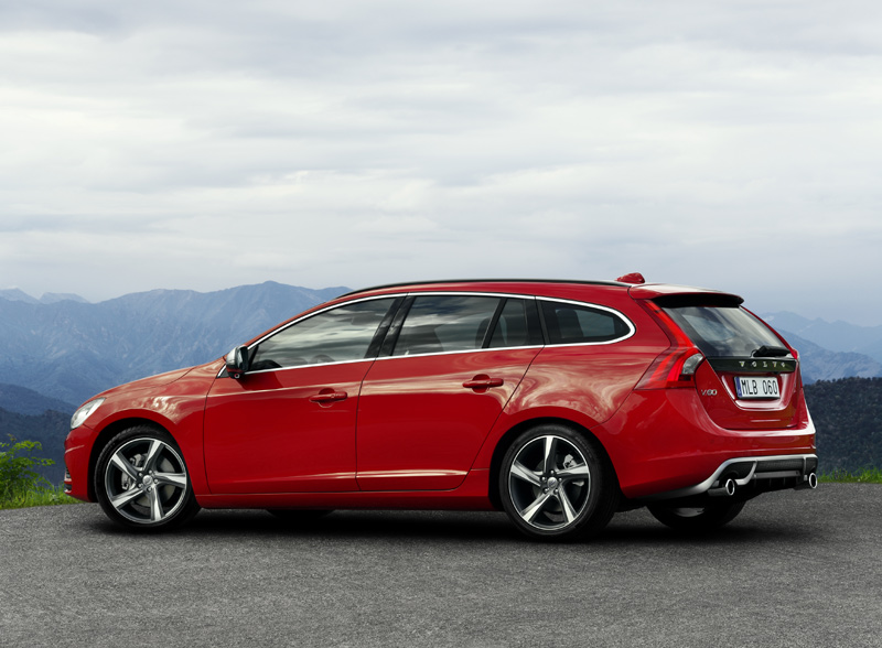 Volvo V-60 R-Design