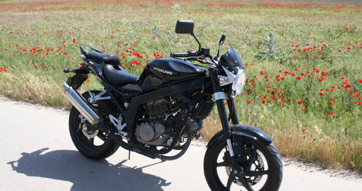Hyosung Comet GT250i: Naked para empezar