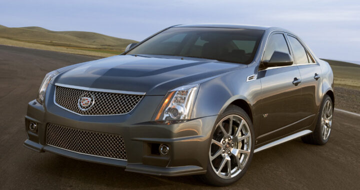 Cadillac CTS-V, pegado al suelo con imanes