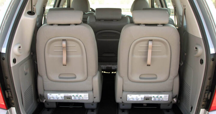 Kia Carnival 2011